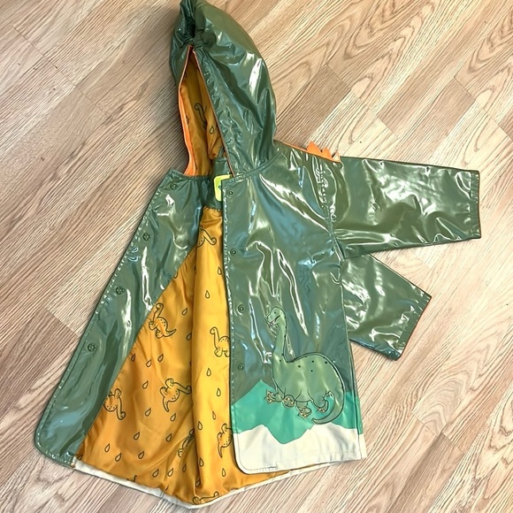 Kidorable,Dinosaur-Themed Orange
Raincoat Green Dinosaur Kids Raincoat, Size 4T - Picture 6 of 11